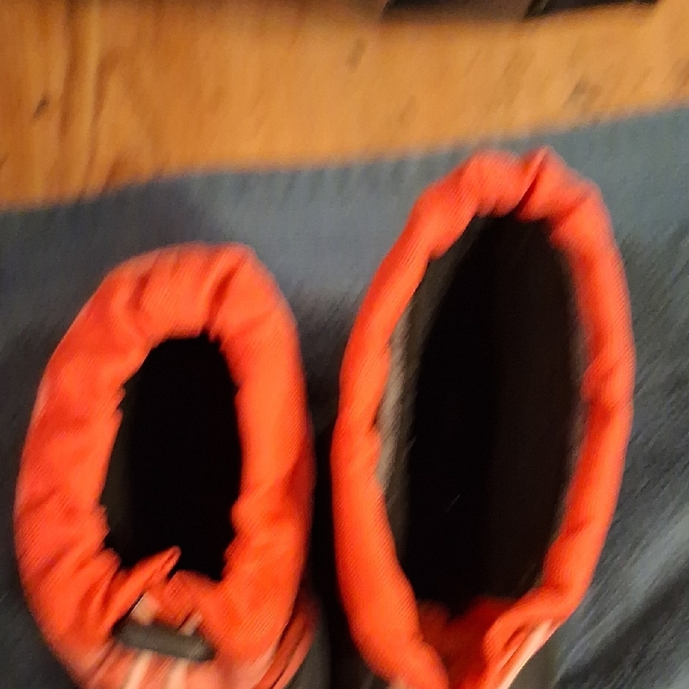 Columbia Kids Orange and Black Waterproof Snow Boots - Picture 4 of 8